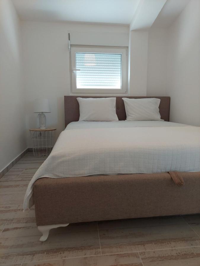 Apartmani.sutomore *