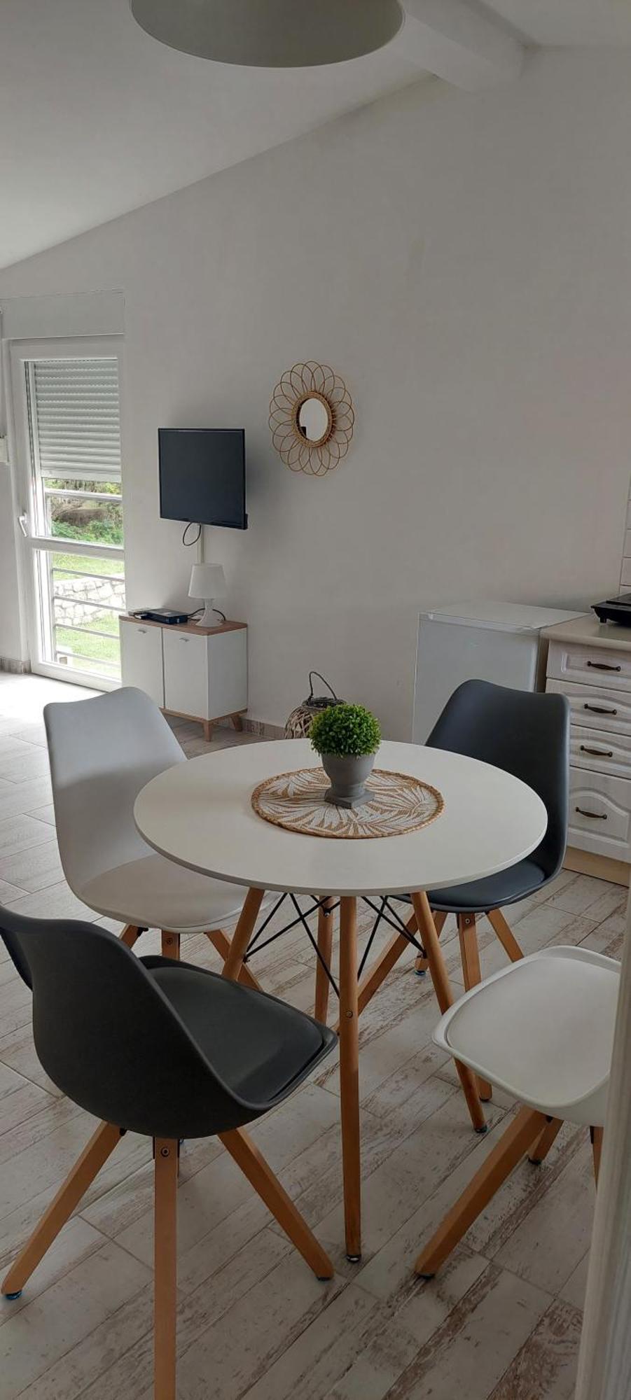 Apartmani.sutomore *